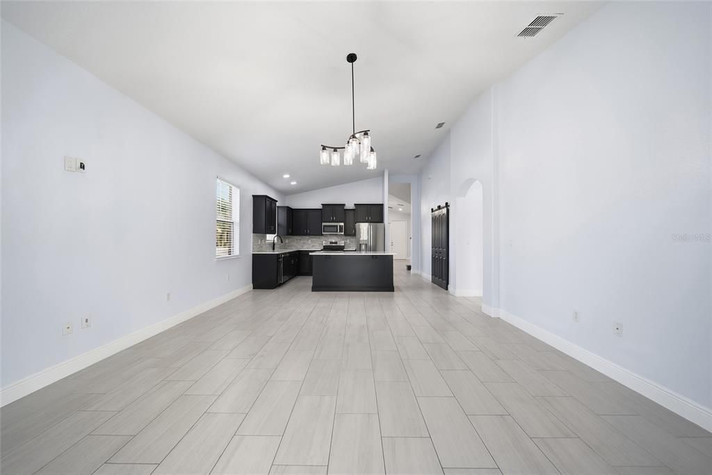 На продажу: $610,000 (4 спален, 4 ванн, 2572 Квадратных фут)