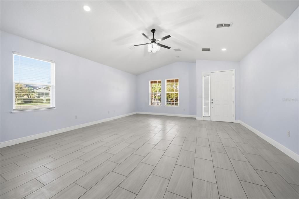 На продажу: $610,000 (4 спален, 4 ванн, 2572 Квадратных фут)