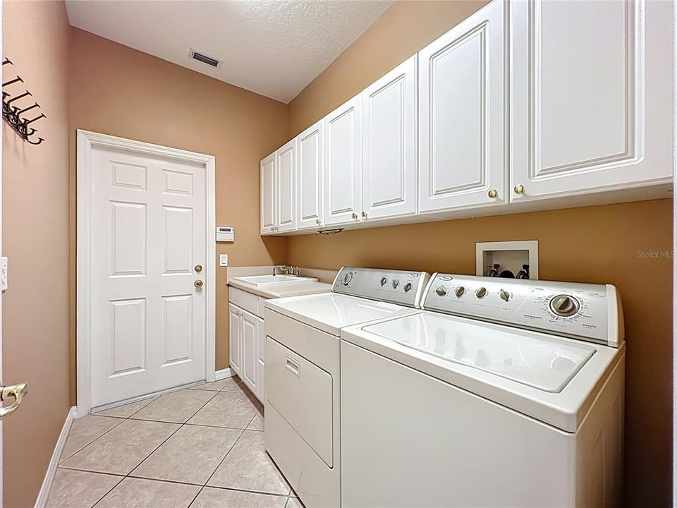 待售: $490,000 (4 贝兹, 3 浴室, 2280 平方英尺)