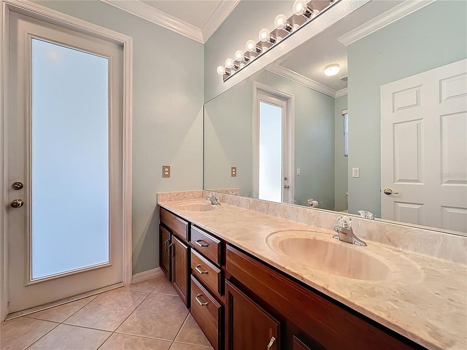 待售: $490,000 (4 贝兹, 3 浴室, 2280 平方英尺)