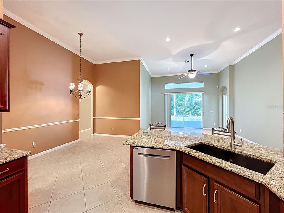 待售: $490,000 (4 贝兹, 3 浴室, 2280 平方英尺)