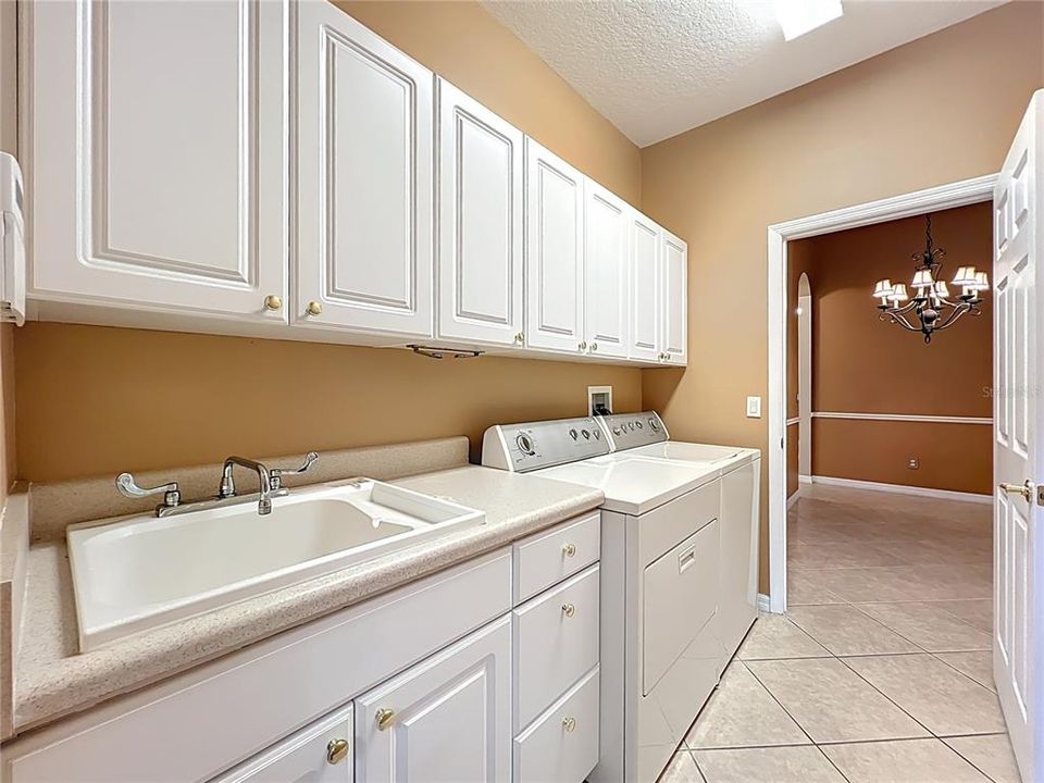 待售: $490,000 (4 贝兹, 3 浴室, 2280 平方英尺)