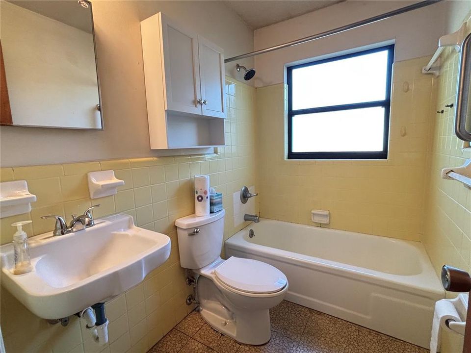 En Venta: $197,500 (3 camas, 2 baños, 1118 Pies cuadrados)