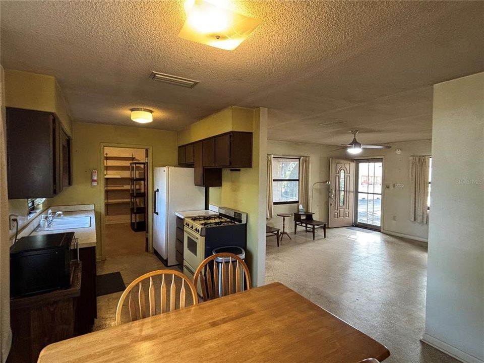 En Venta: $197,500 (3 camas, 2 baños, 1118 Pies cuadrados)