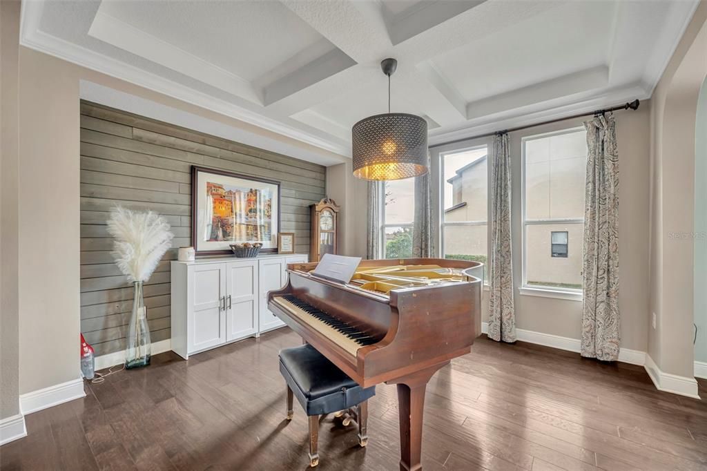 For Sale: $835,000 (5 beds, 3 baths, 3920 Square Feet)