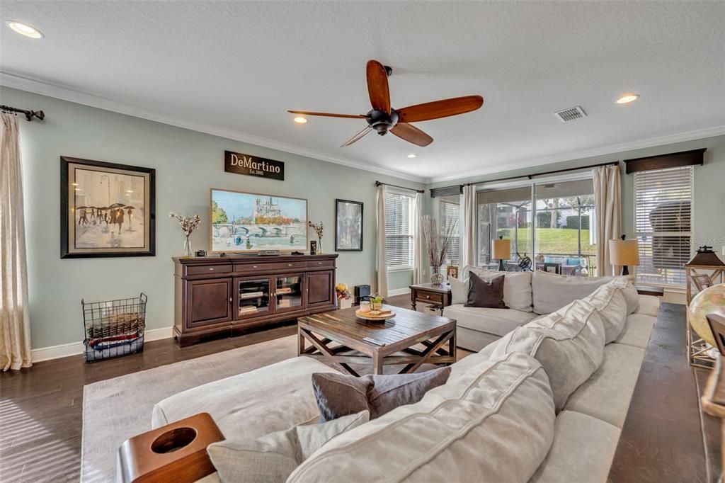 For Sale: $835,000 (5 beds, 3 baths, 3920 Square Feet)