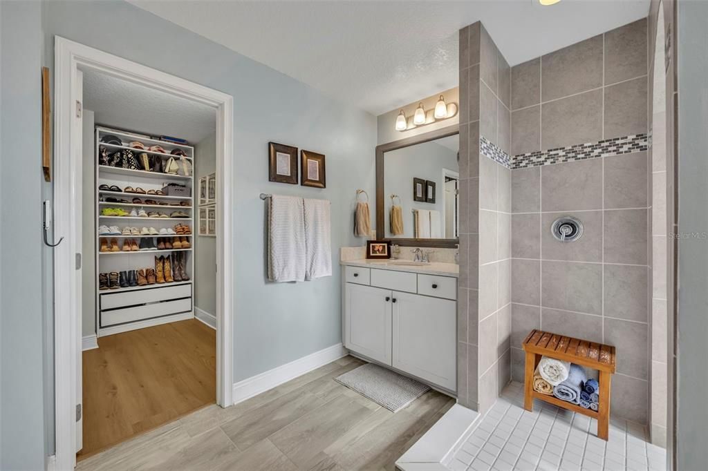 For Sale: $835,000 (5 beds, 3 baths, 3920 Square Feet)