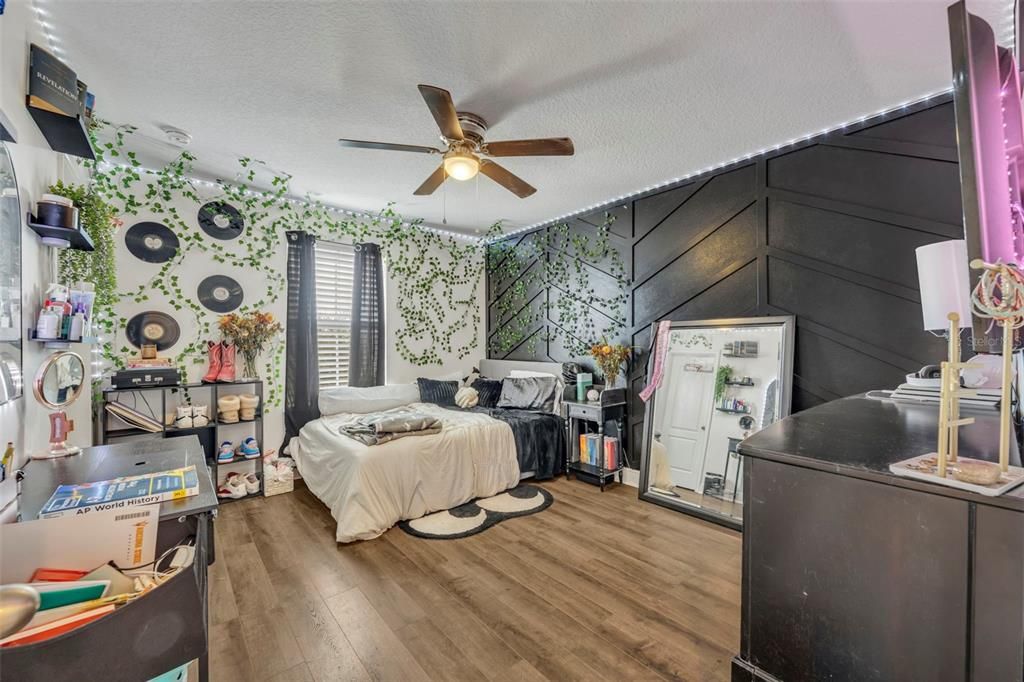 For Sale: $835,000 (5 beds, 3 baths, 3920 Square Feet)