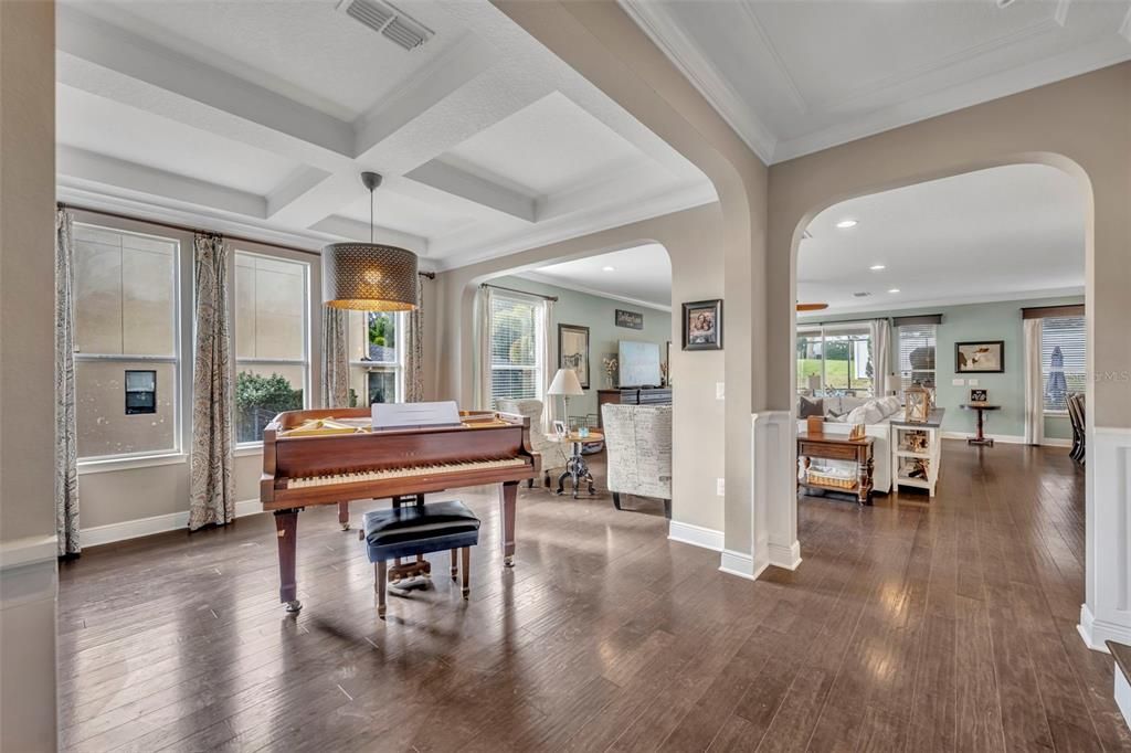 For Sale: $835,000 (5 beds, 3 baths, 3920 Square Feet)