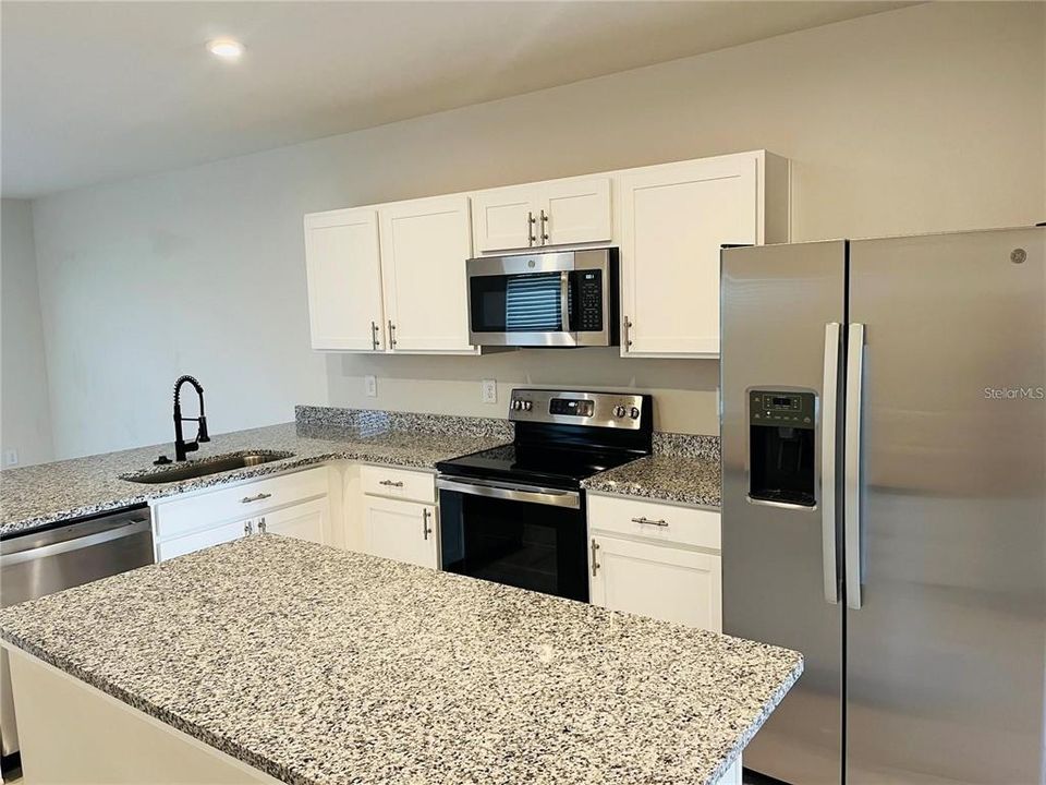 For Rent: $1,850 (3 beds, 2 baths, 1413 Square Feet)