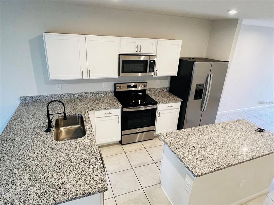 For Rent: $1,850 (3 beds, 2 baths, 1413 Square Feet)