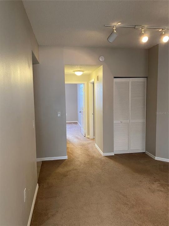 For Rent: $1,650 (2 beds, 2 baths, 999 Square Feet)