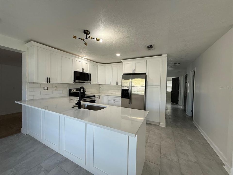 В аренду: $3,195 (3 спален, 2 ванн, 1594 Квадратных фут)