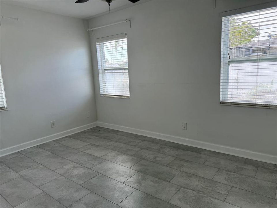 В аренду: $3,195 (3 спален, 2 ванн, 1594 Квадратных фут)