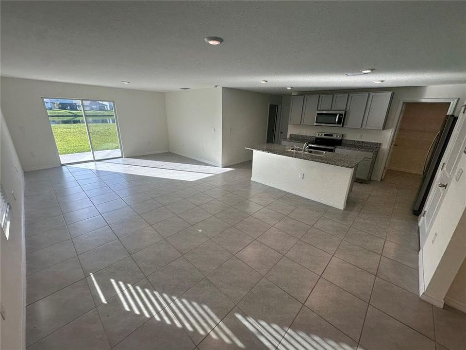 For Rent: $2,575 (5 beds, 3 baths, 2522 Square Feet)