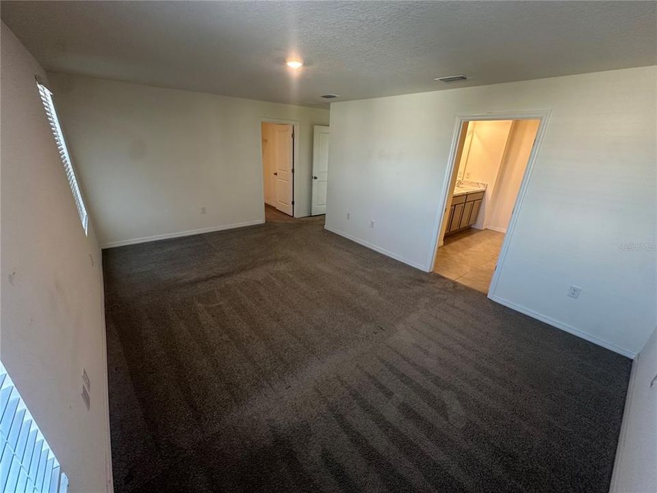 For Rent: $2,575 (5 beds, 3 baths, 2522 Square Feet)