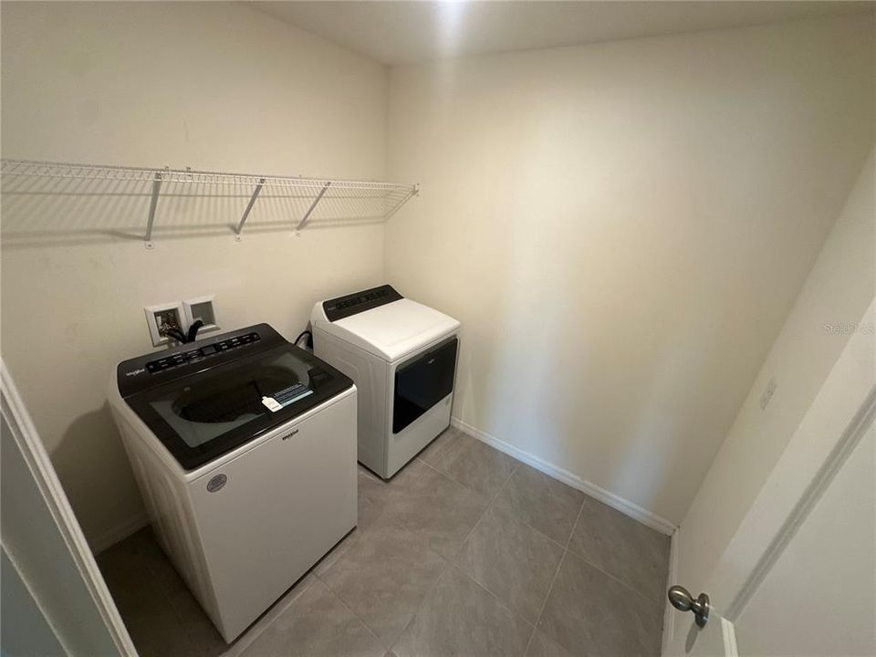 For Rent: $2,575 (5 beds, 3 baths, 2522 Square Feet)