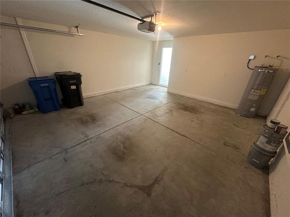 For Rent: $2,575 (5 beds, 3 baths, 2522 Square Feet)