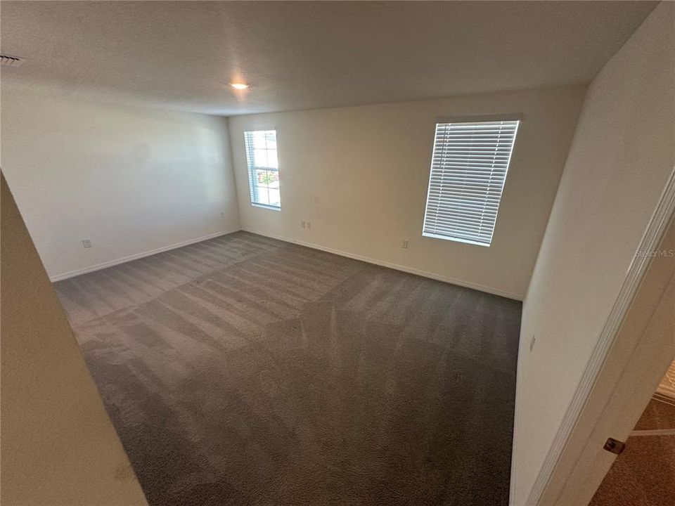 For Rent: $2,575 (5 beds, 3 baths, 2522 Square Feet)