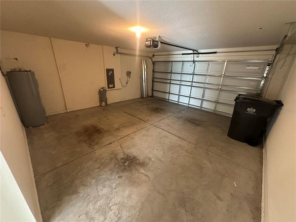 For Rent: $2,575 (5 beds, 3 baths, 2522 Square Feet)