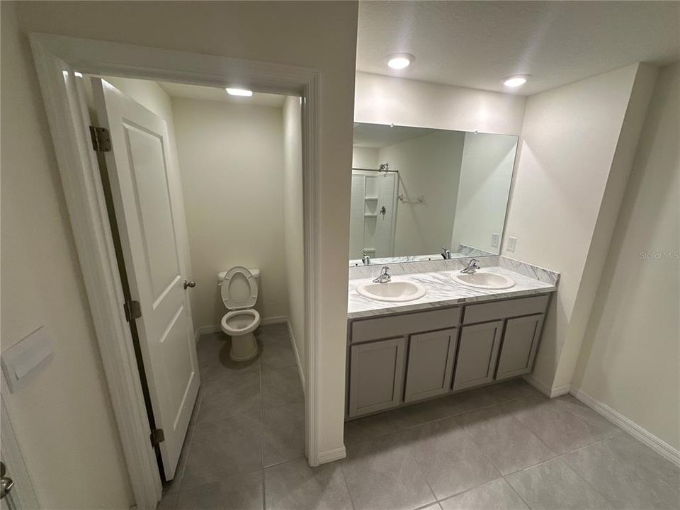 For Rent: $2,575 (5 beds, 3 baths, 2522 Square Feet)