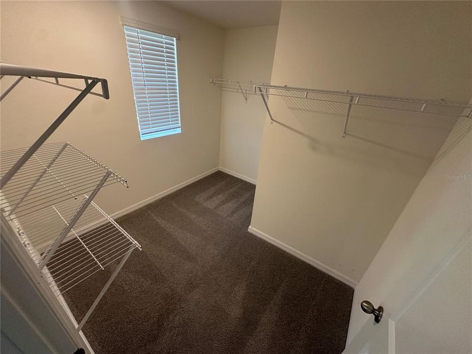 For Rent: $2,575 (5 beds, 3 baths, 2522 Square Feet)