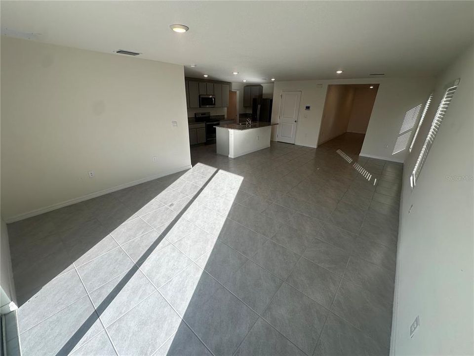 For Rent: $2,575 (5 beds, 3 baths, 2522 Square Feet)