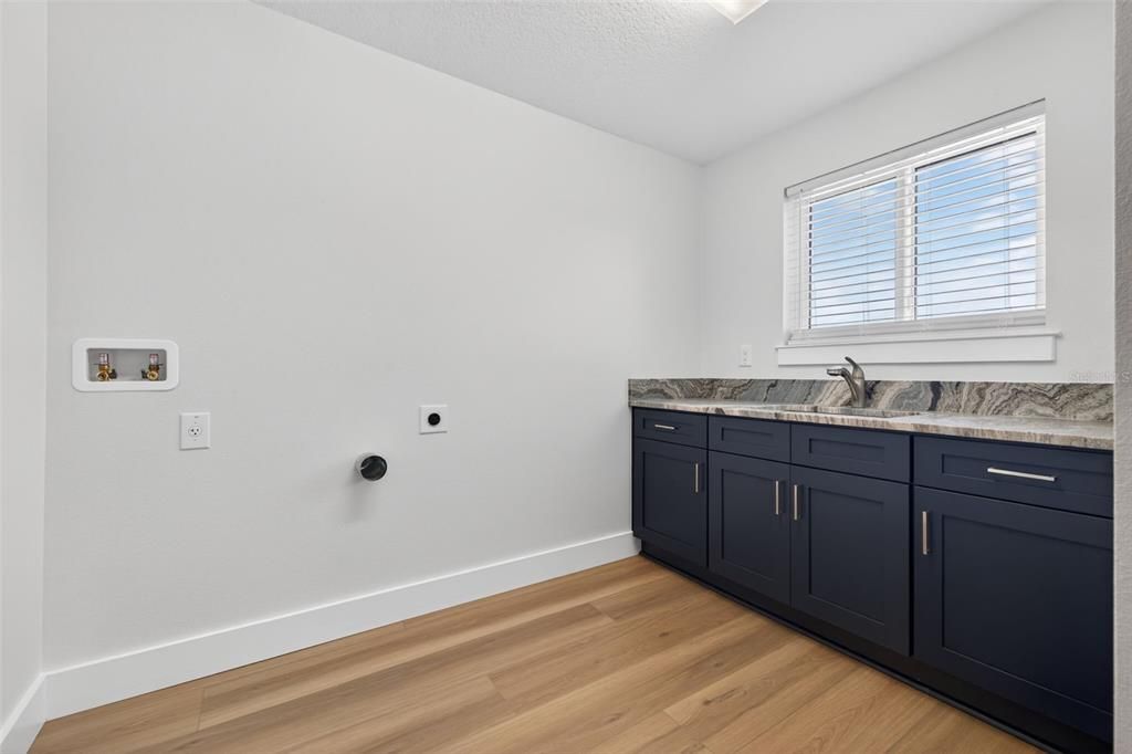 For Sale: $839,000 (4 beds, 3 baths, 2559 Square Feet)