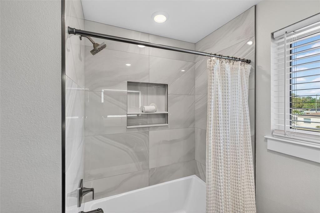 For Sale: $839,000 (4 beds, 3 baths, 2559 Square Feet)