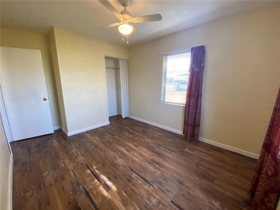 出租: $1,500 (3 贝兹, 1 浴室, 1044 平方英尺)