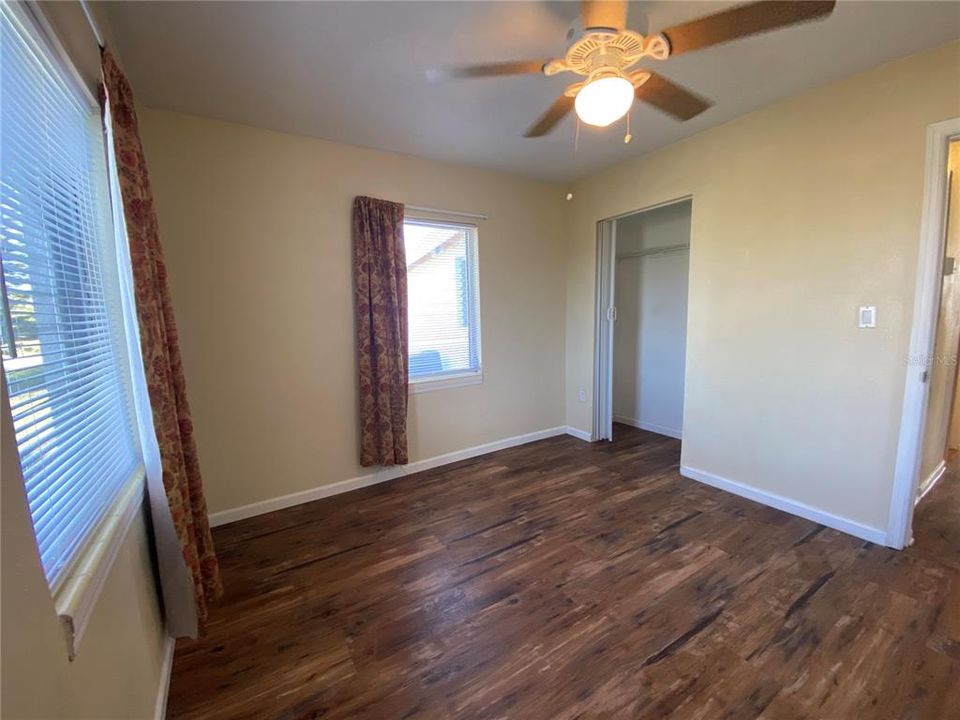 出租: $1,500 (3 贝兹, 1 浴室, 1044 平方英尺)