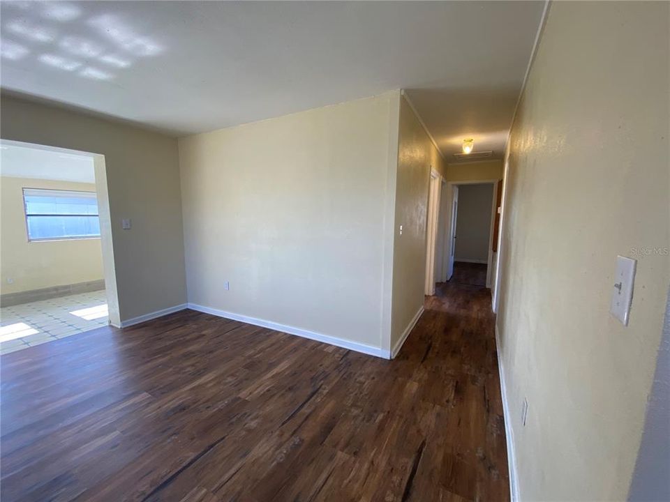 出租: $1,500 (3 贝兹, 1 浴室, 1044 平方英尺)