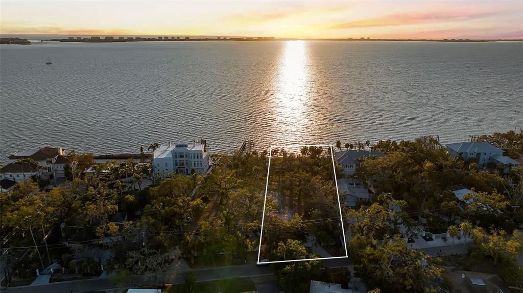 待售: $5,500,000 (0.82 acres)