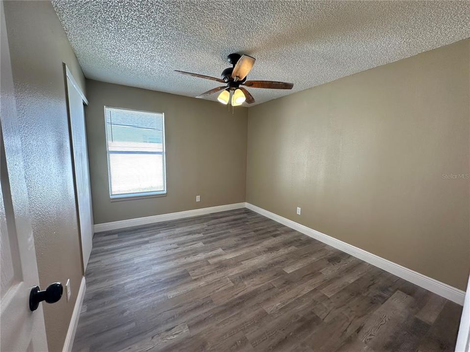 En Venta: $389,900 (4 camas, 2 baños, 1438 Pies cuadrados)