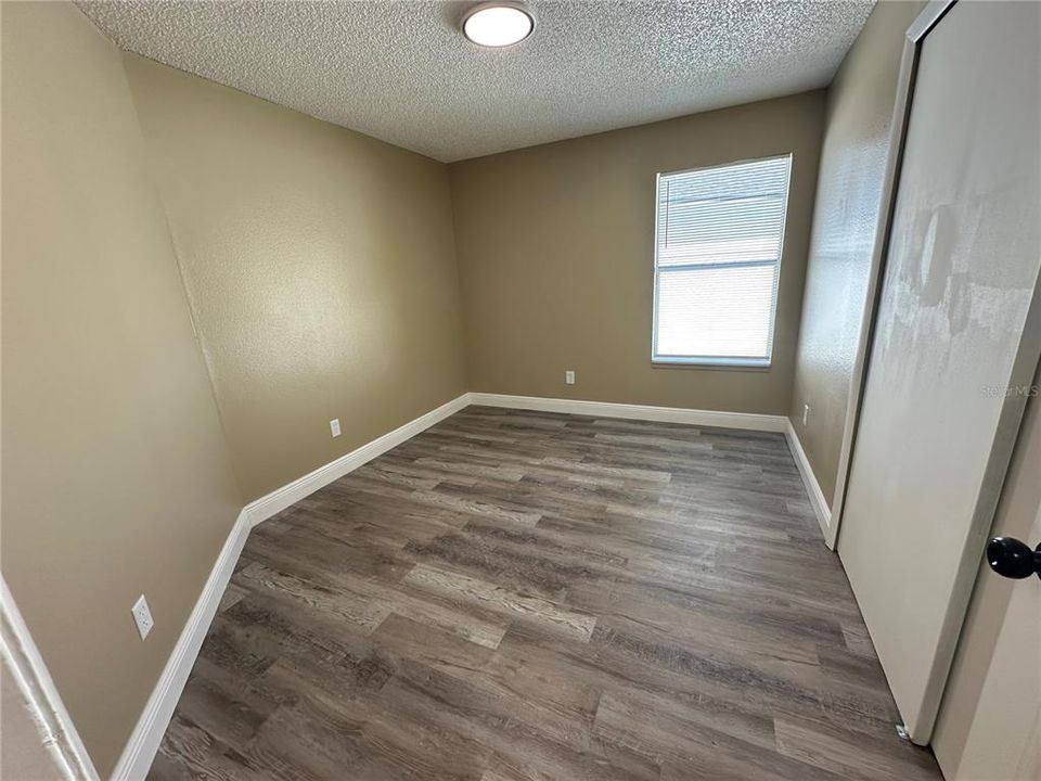 En Venta: $389,900 (4 camas, 2 baños, 1438 Pies cuadrados)