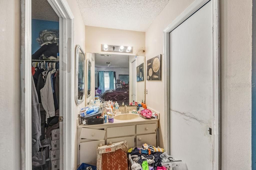 En Venta: $270,000 (3 camas, 2 baños, 1315 Pies cuadrados)