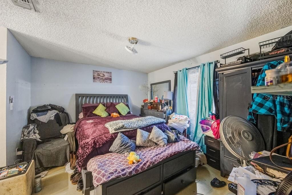 En Venta: $270,000 (3 camas, 2 baños, 1315 Pies cuadrados)