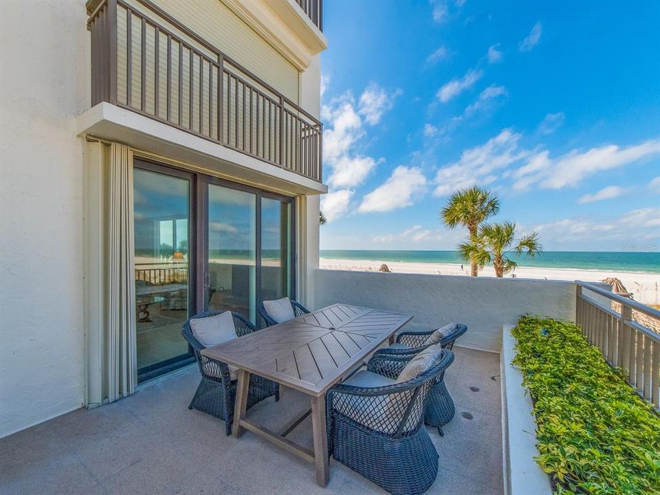 待售: $825,000 (2 贝兹, 2 浴室, 1380 平方英尺)