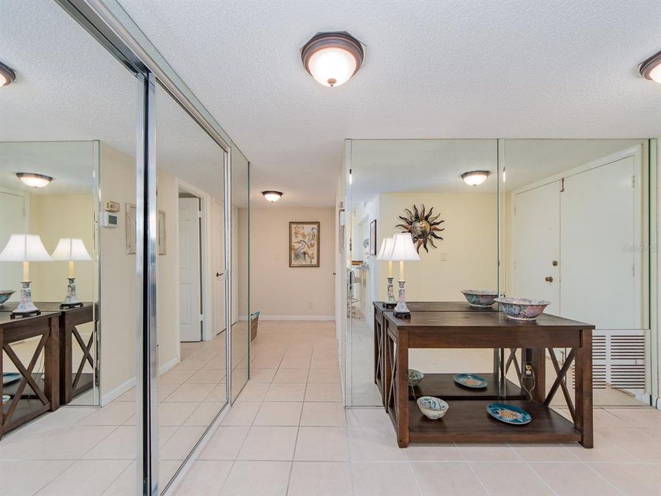 待售: $825,000 (2 贝兹, 2 浴室, 1380 平方英尺)