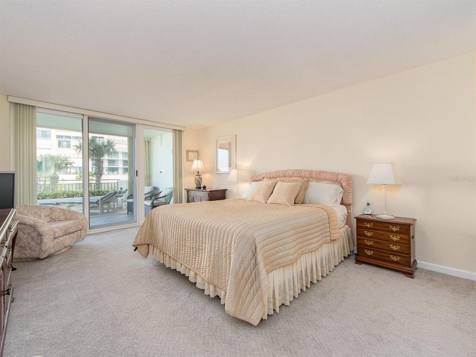 待售: $825,000 (2 贝兹, 2 浴室, 1380 平方英尺)