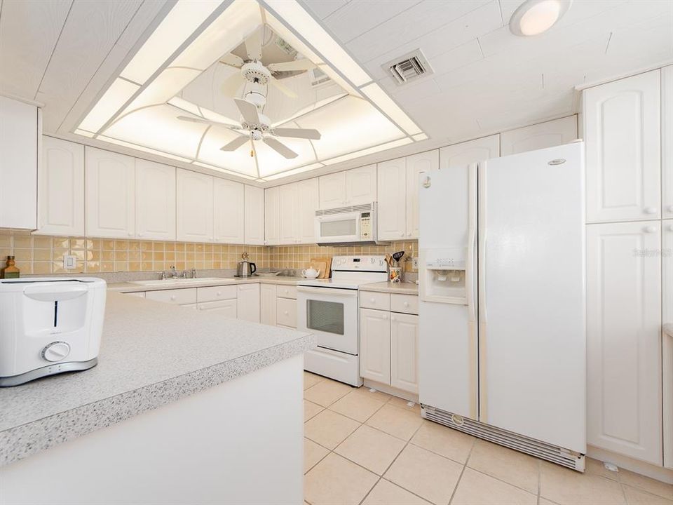 待售: $825,000 (2 贝兹, 2 浴室, 1380 平方英尺)