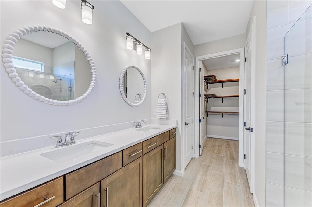 На продажу: $549,000 (2 спален, 2 ванн, 1405 Квадратных фут)