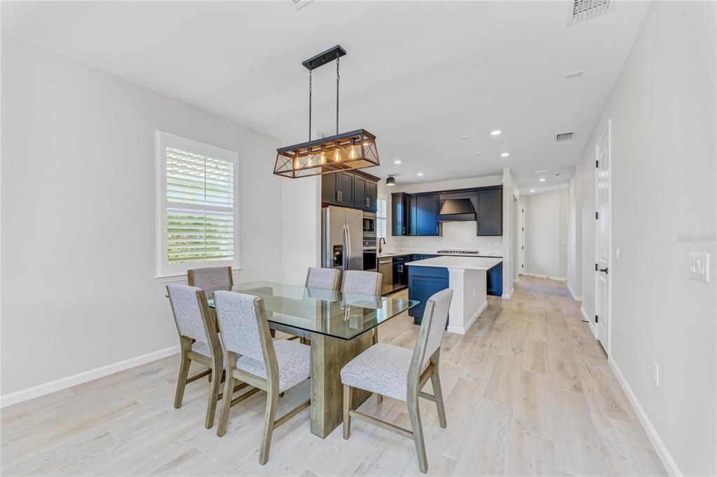 На продажу: $549,000 (2 спален, 2 ванн, 1405 Квадратных фут)