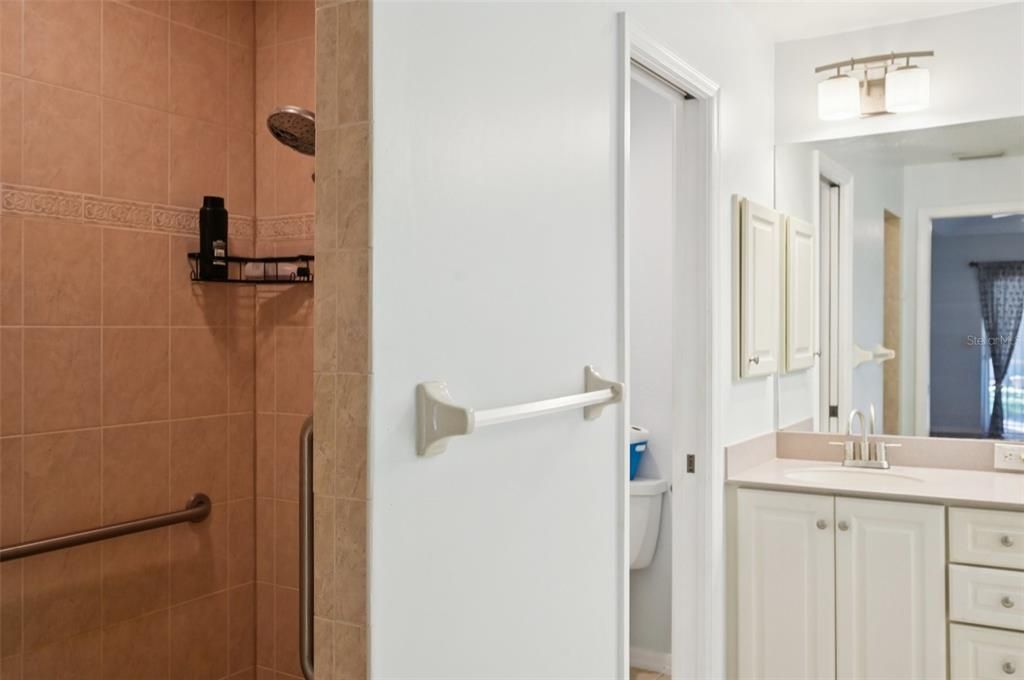 На продажу: $329,000 (3 спален, 2 ванн, 1987 Квадратных фут)