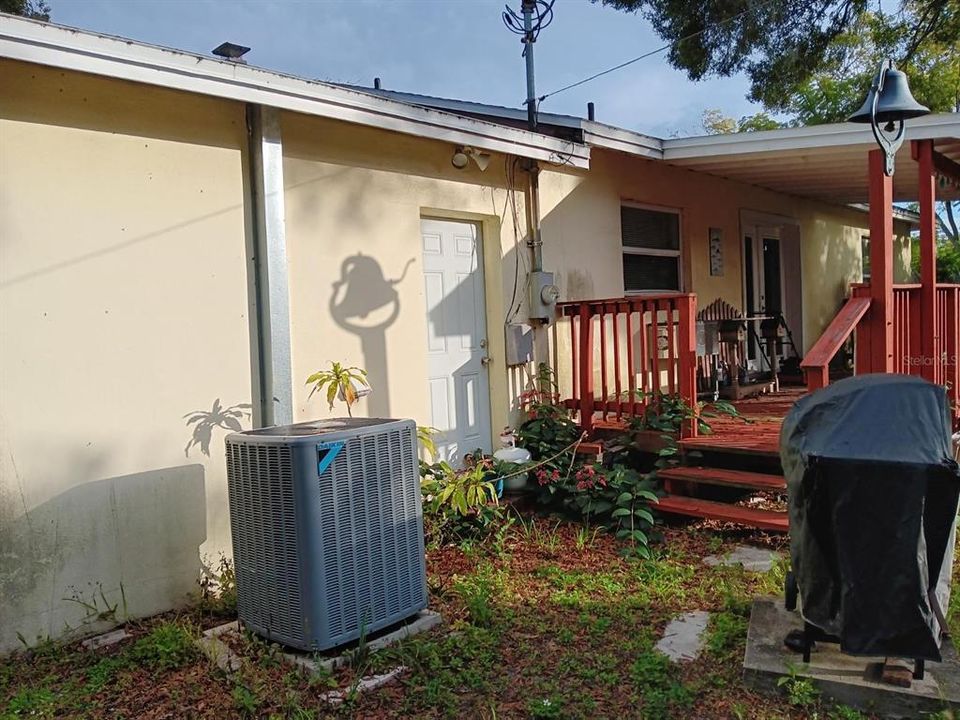 For Sale: $240,000 (2 beds, 1 baths, 1095 Square Feet)