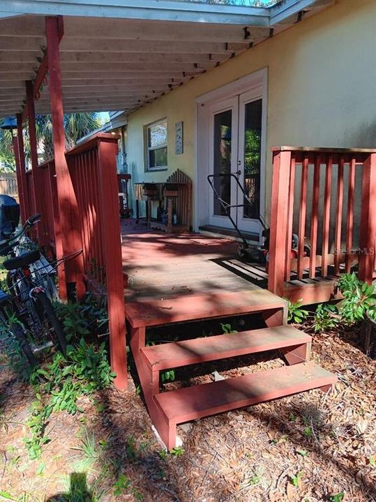 For Sale: $240,000 (2 beds, 1 baths, 1095 Square Feet)