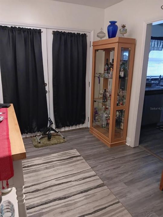 For Sale: $240,000 (2 beds, 1 baths, 1095 Square Feet)