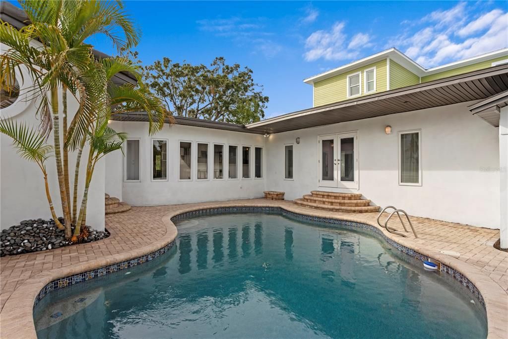 For Rent: $9,500 (3 beds, 3 baths, 2498 Square Feet)