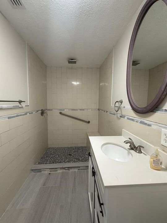 En Renta: $2,300 (4 camas, 2 baños, 1699 Pies cuadrados)