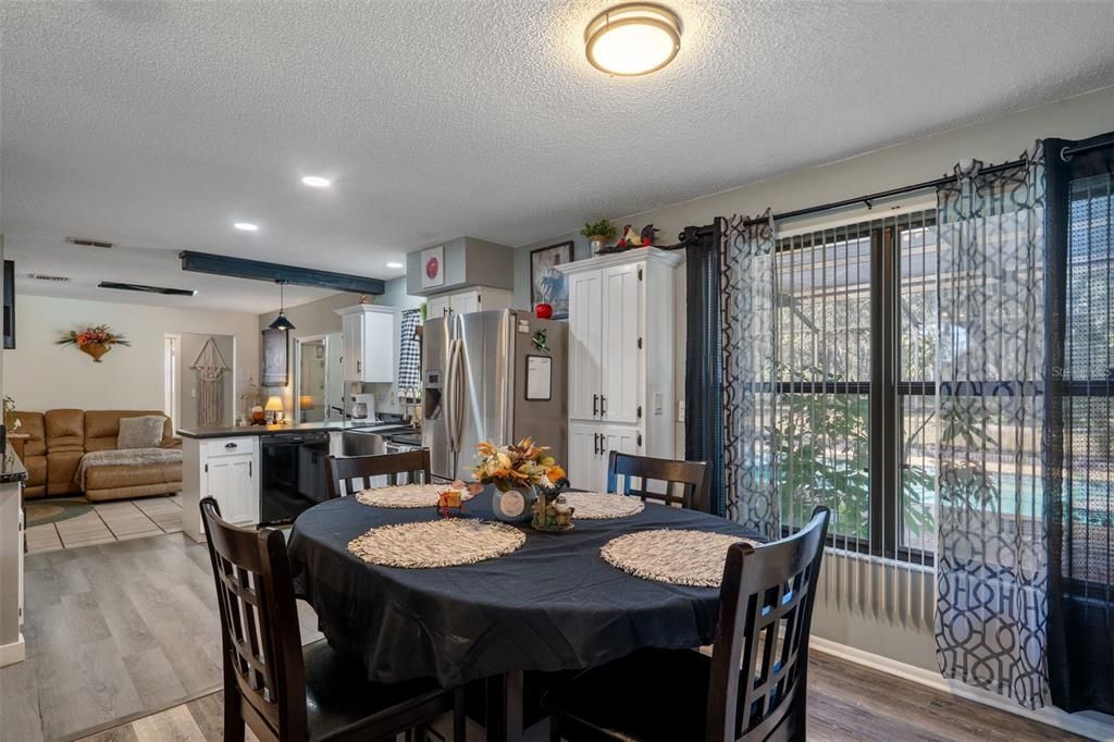 待售: $330,000 (3 贝兹, 2 浴室, 1575 平方英尺)